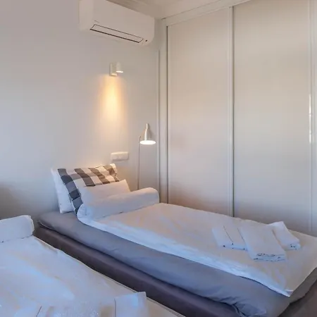 Villa Canto Do Sol # 4 Bedroom *